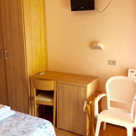 Hotel Settebello B&B Cesenatico Bilik gambar