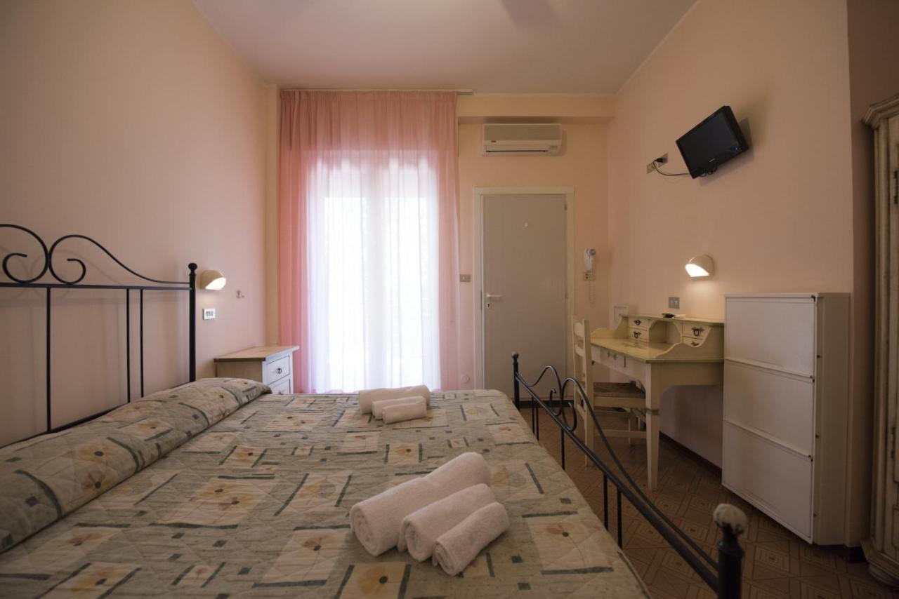 Hotel Settebello B&B Cesenatico Luaran gambar