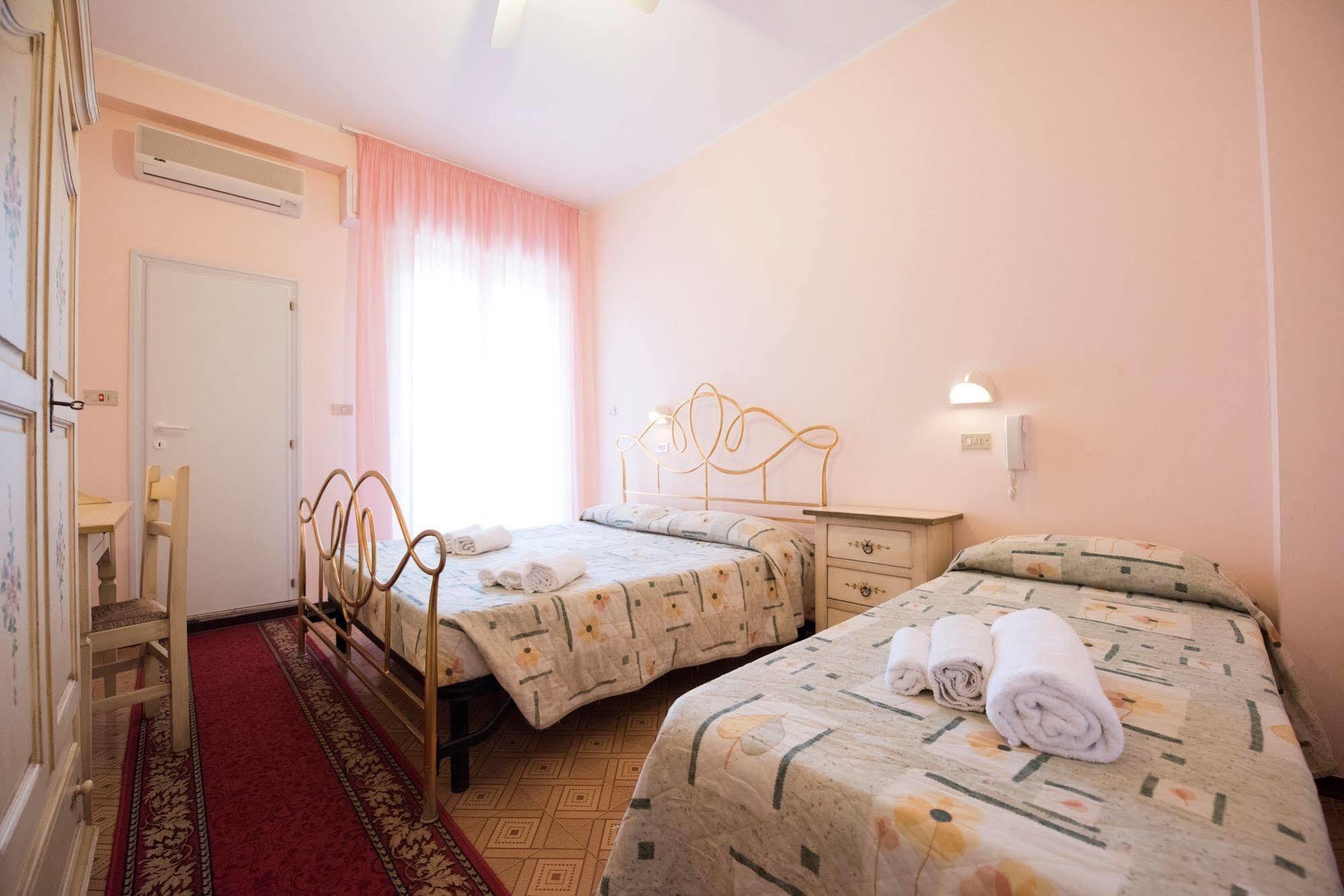 Hotel Settebello B&B Cesenatico Luaran gambar