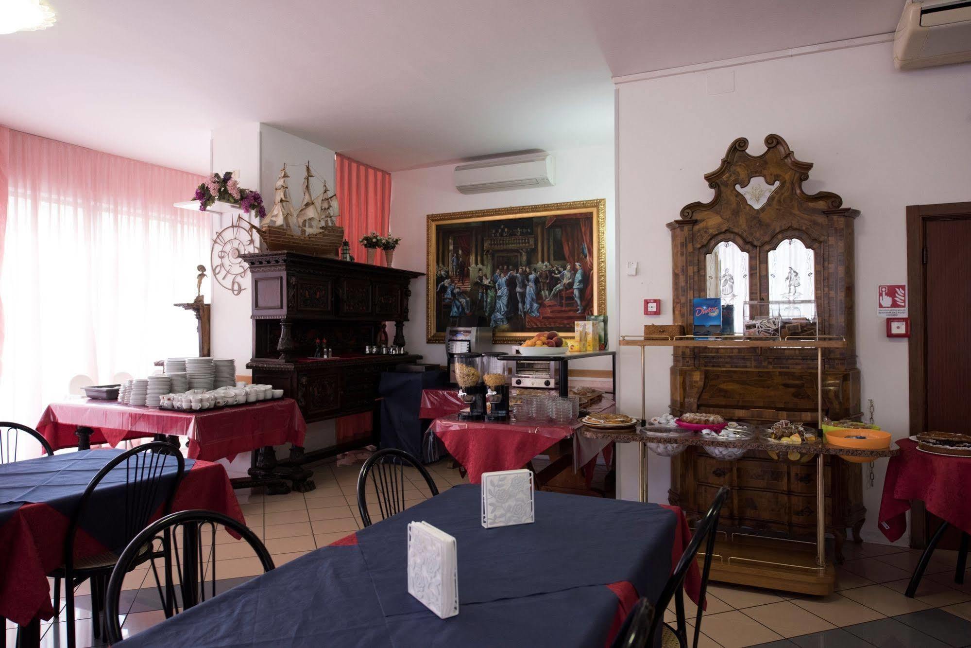 Hotel Settebello B&B Cesenatico Luaran gambar